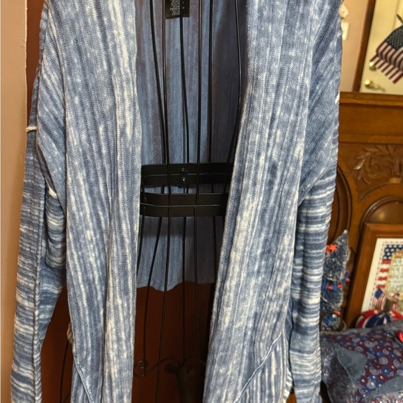 NIC+ZOE Blue and White Knit Top - Picture 2 of 8